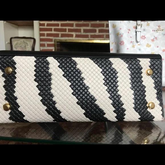 COPY - Looking for trade or best offer Salvatore Ferragamo Trifolio TH Top Hand… - Picture 4 of 15